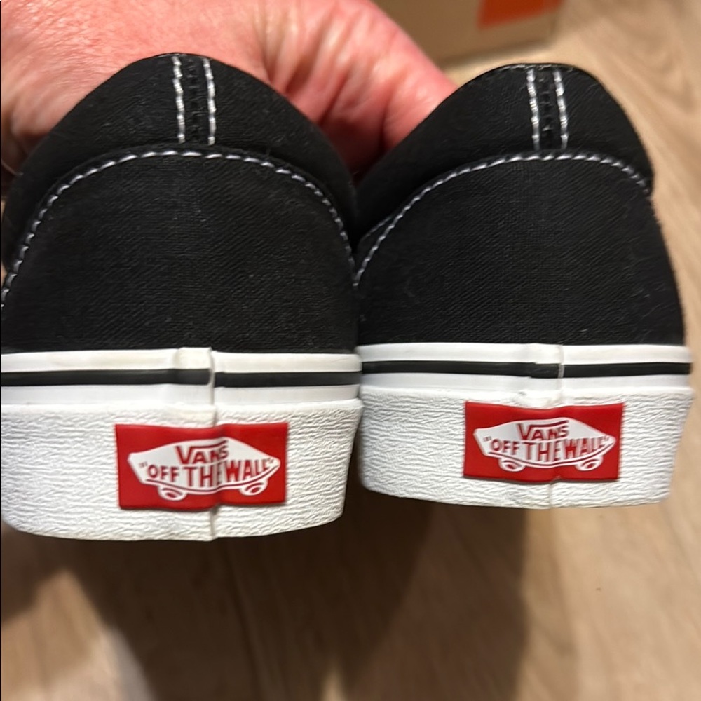 Vans Classic Black and White Slip-Ons, NEW - Picture 5 of 11
